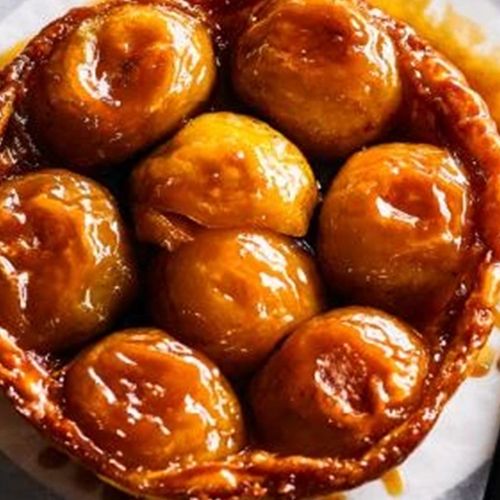Apfel‑Tarte Tatin mit geräucherter Milch‑Eiscreme
