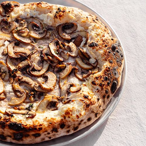 Pizza mit Pilzen, Ricotta & Trüffeln