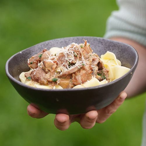 Cremiges Schweinefleisch mit Pilzen aus dem Slow Cook / Pasta