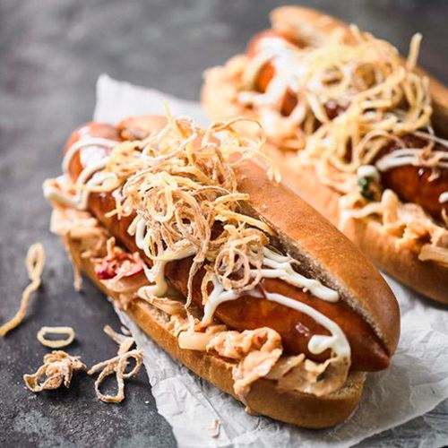 Ultimate Hot Dog mit knusprigen Kartoffelstreifen