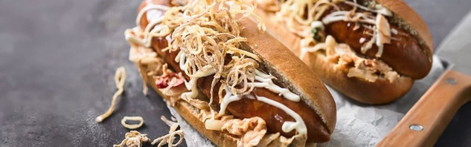 Ultimate Hot Dog mit knusprigen Kartoffelstreifen