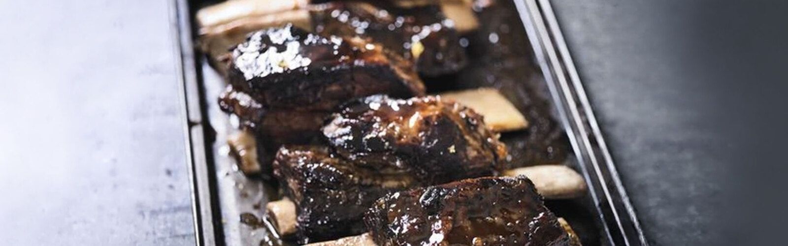 Geschmorte Short Ribs mit Zitrus und Chili