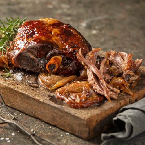 Langsam geschmorte Lammkeule