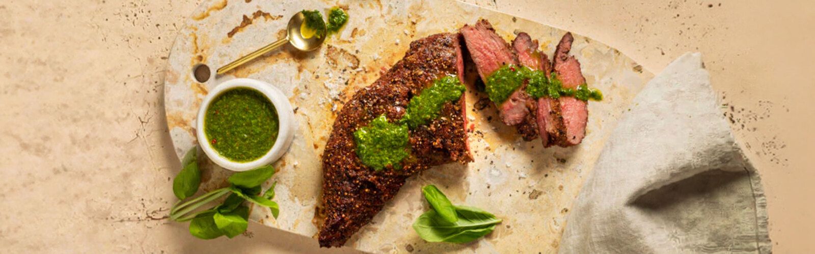 Low & Slow geräucherte Rinderhüfte mit Chimichurri