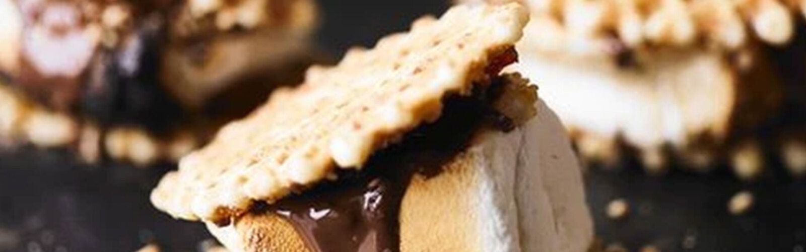 S’mores mit Orange und karamellisierten Mandeln
