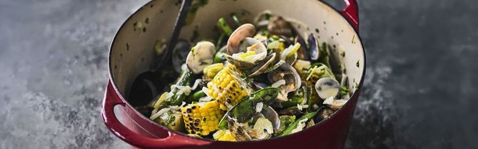 Clambake im Grillkorb – gebackene Muscheln