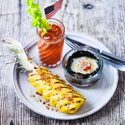 Grill-Brunch mit gefüllten Portobello-Pilzen