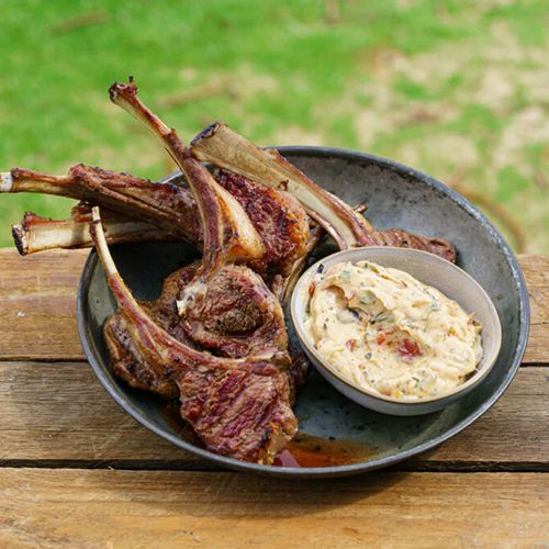 Lammkoteletts mit Tomatenbutter