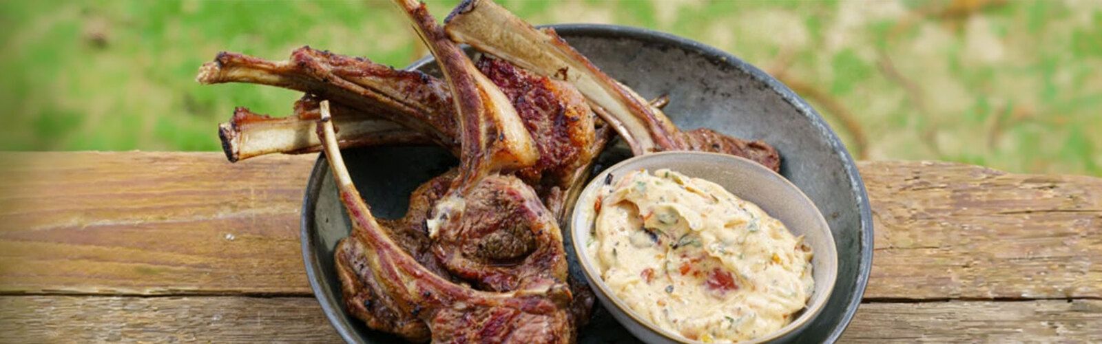 Lammkoteletts mit Tomatenbutter